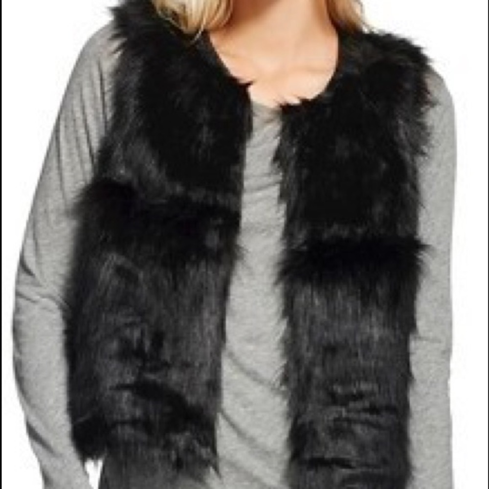 MOSSIMO - Black cropped faux fur vest